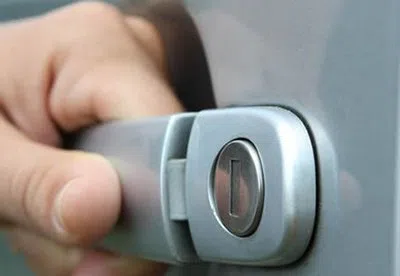 Little Village Locksmith Store Tampa, FL 813-703-8698 - 21-unlock-car